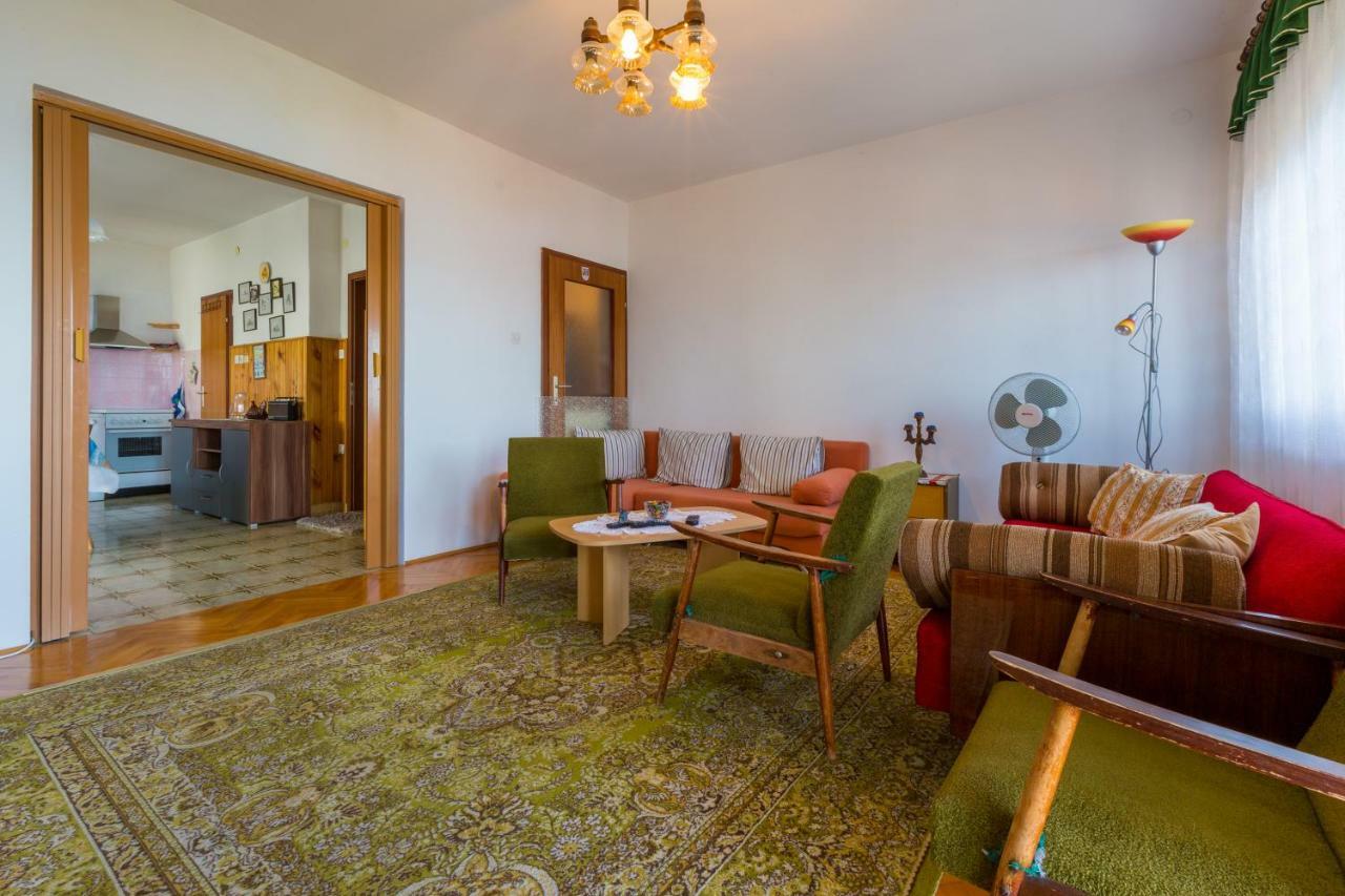 דראמליי Apartman Ivka מראה חיצוני תמונה